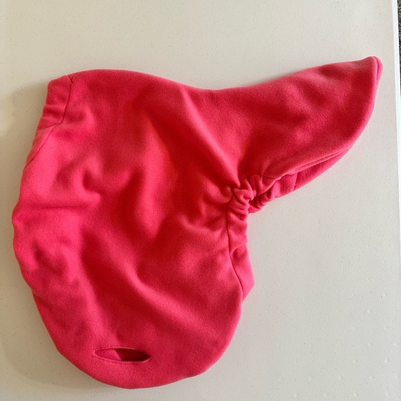 Pink saddle cover with embroidered horseshoe - Picture 2 of 5